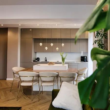 Złote Lwy 18 Apartament